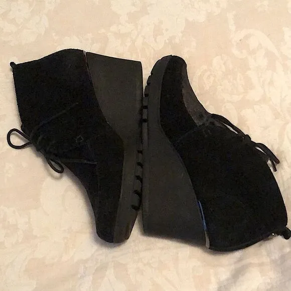 DONALD J PLINER Wedge Boots Size 6