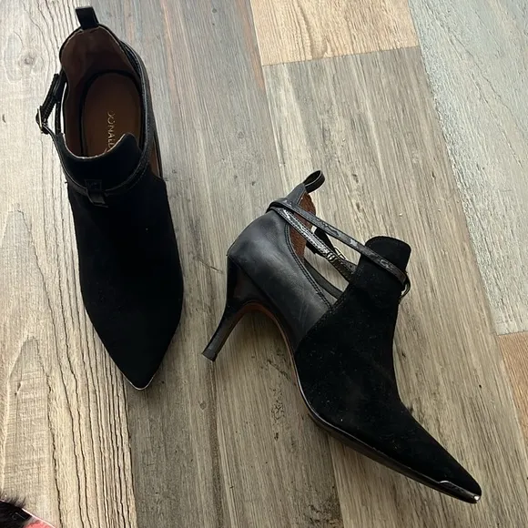 Donald Pliner Suede Ankle Boots Size: 6
