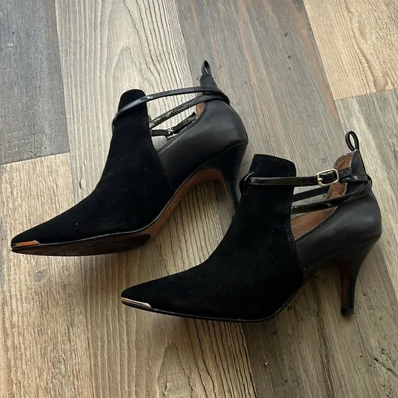 Donald Pliner Suede Ankle Boots Size: 6