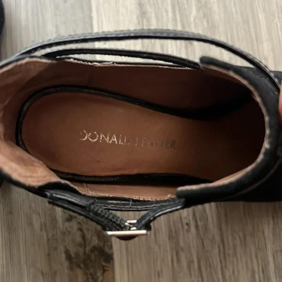 Donald Pliner Suede Ankle Boots Size: 6