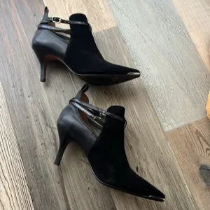 Donald Pliner Suede Ankle Boots Size: 6