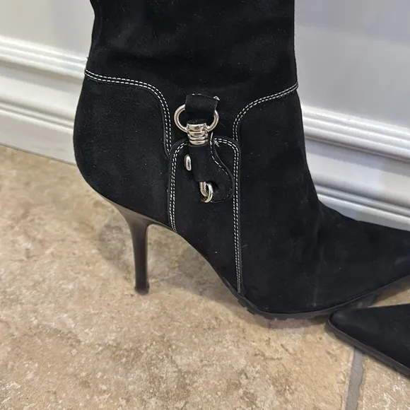 DONOLD PLINER Vero Cuoio Suede Boots. Made in Italy. Black. Size 8.