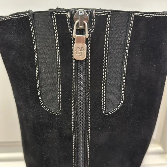 DONOLD PLINER Vero Cuoio Suede Boots. Made in Italy. Black. Size 8.