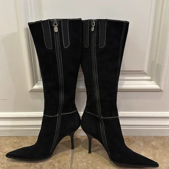 DONOLD PLINER Vero Cuoio Suede Boots. Made in Italy. Black. Size 8.