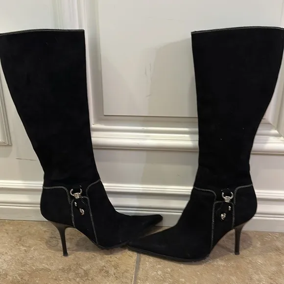 DONOLD PLINER Vero Cuoio Suede Boots. Made in Italy. Black. Size 8.