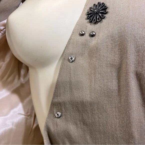 DOUBLE D RANCH tailored blazer with metal flower button embellishments. Medium