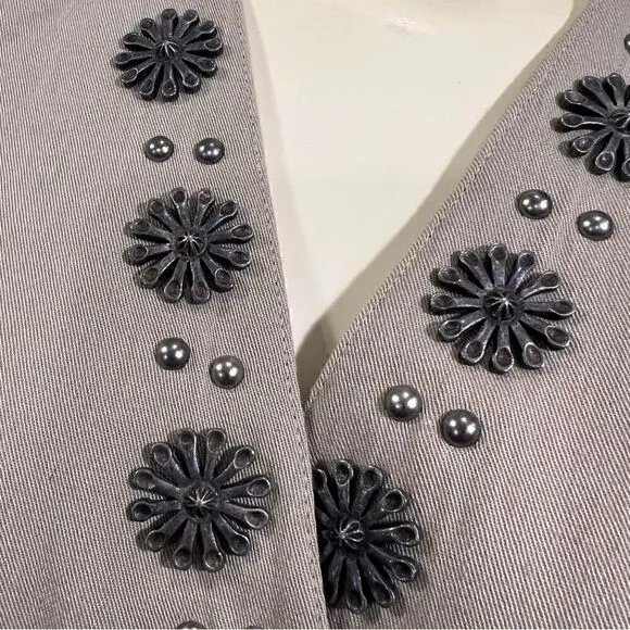 DOUBLE D RANCH tailored blazer with metal flower button embellishments. Medium