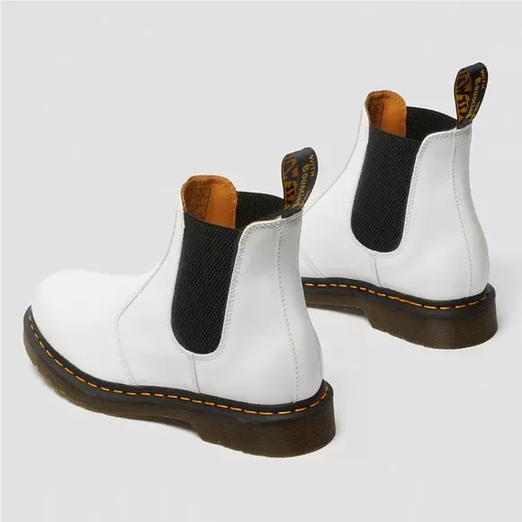 Dr. Doc Martens 2976 Smooth Leather White Chelsea Boots Pull On Bootie NEW