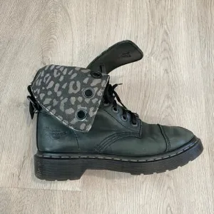 Dr. Doc Martens Aimilie Green Leather Fold Boots Women's 6