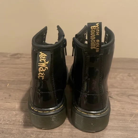 Dr. Doc Martens Boots 1460 Junior Kids AW004 Leather‎ Size US 12 Uk 11