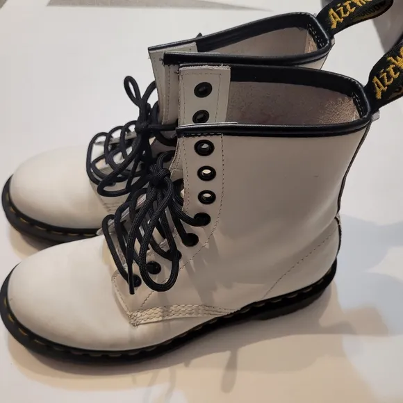 Dr. Martens 11821 White Leather Boots Size 6 US