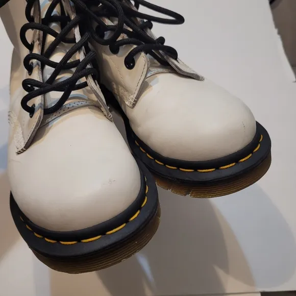 Dr. Martens 11821 White Leather Boots Size 6 US