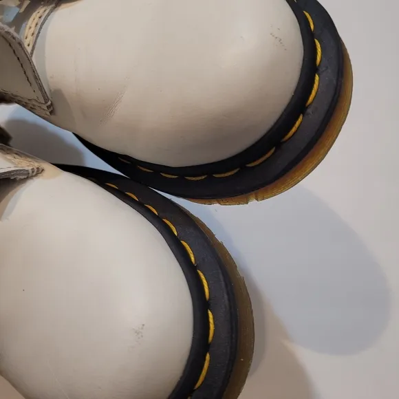 Dr. Martens 11821 White Leather Boots Size 6 US
