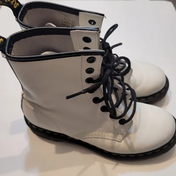 Dr. Martens 11821 White Leather Boots Size 6 US