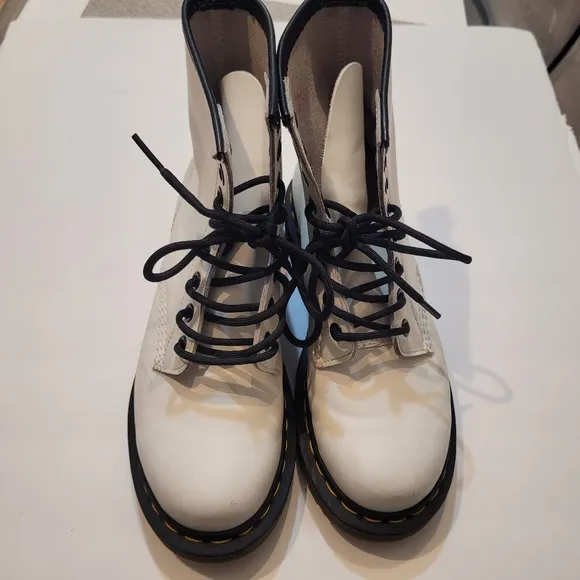 Dr. Martens 11821 White Leather Boots Size 6 US
