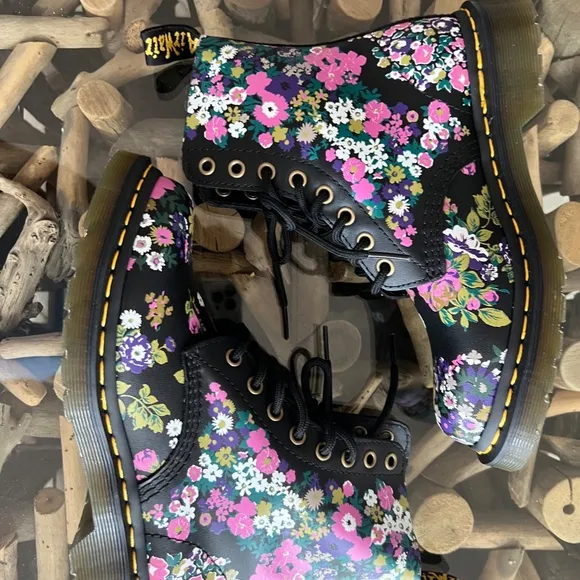 DR MARTENS 1460 Pascal Vintage Floral Leather Boots
