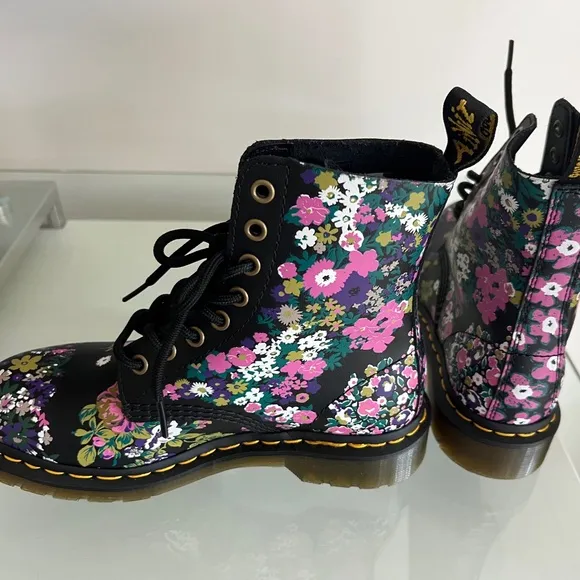 DR MARTENS 1460 Pascal Vintage Floral Leather Boots
