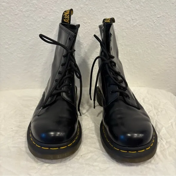 Dr Martens 1460 smooth leather lace up boots in black