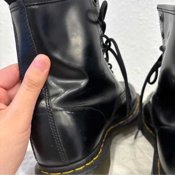 Dr Martens 1460 smooth leather lace up boots in black