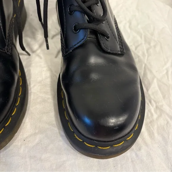 Dr Martens 1460 smooth leather lace up boots in black