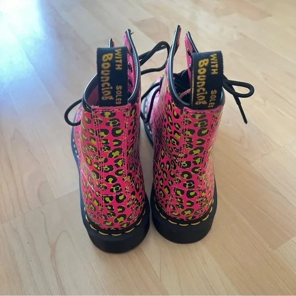 Dr martens 1460 Women's Leopard Smooth Leather Lace Up Pink Boots size 7