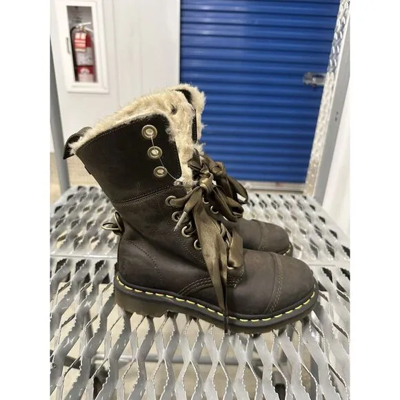 Dr Martens Aimilita FL Olive Leather Hole Boots Women's‎ Size 5