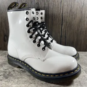 Dr Martens Air Wair 11821 White Boots 8 Eyelet US Womens Size 8 Leather
