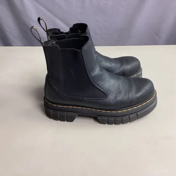 Dr. Martens Audrick Chelsea Boots Platform Stacked Sole Black Mens 11 Leather