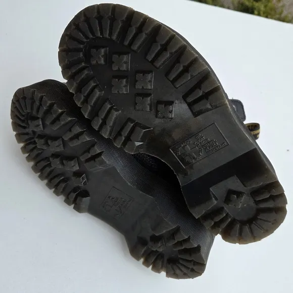 Dr. Martens Black Sinclair Leather Platform Boots Size 5