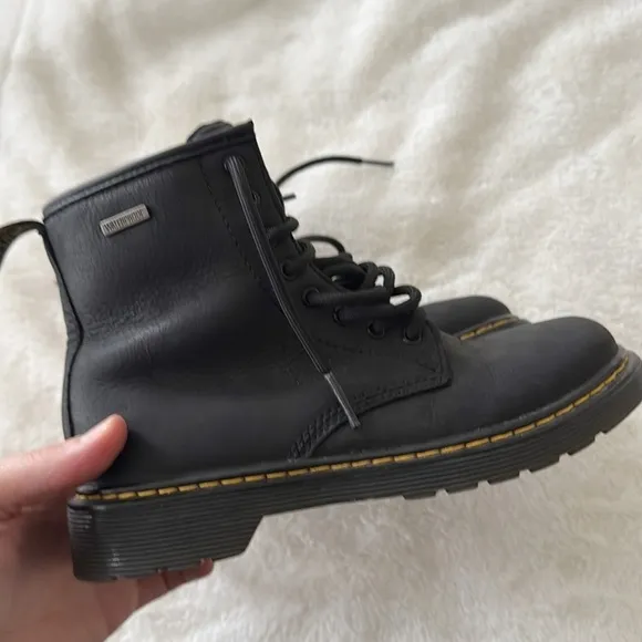 Dr. Marten's black YOUTH kids 1460 WATERPROOF LEATHER BOOTS size 2