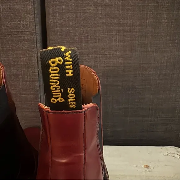 Dr. Martens Eloise Shiraz Burgundy 15308601 Womens Chelsea Boots Size 7