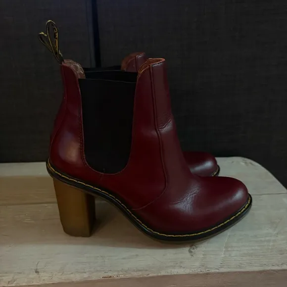 Dr. Martens Eloise Shiraz Burgundy 15308601 Womens Chelsea Boots Size 7