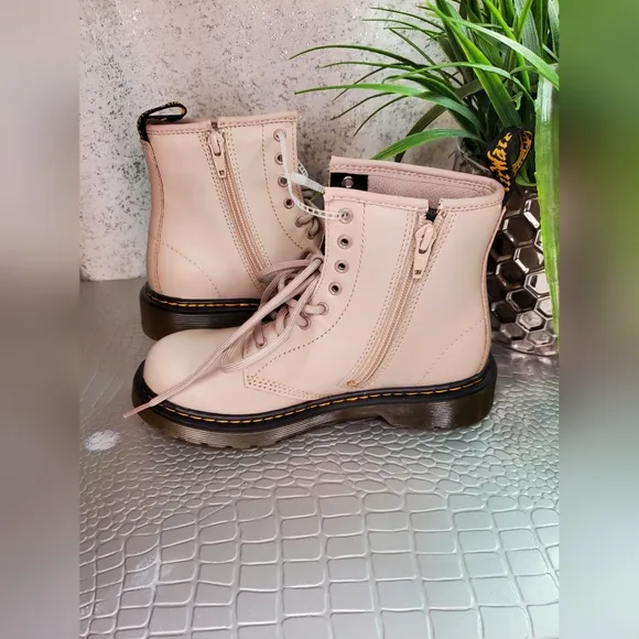 Dr. Martens Kids 1460 8-Eye Leather Boots