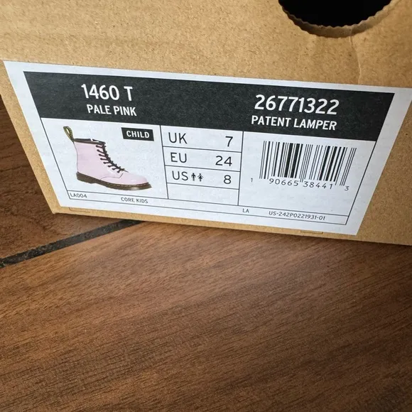 DR. MARTENS Pale Pink Girls lace up combat Leather Boots size 8