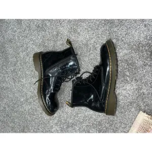 Dr. Martens Patent Leather Lace Up‎ Boots Size 4