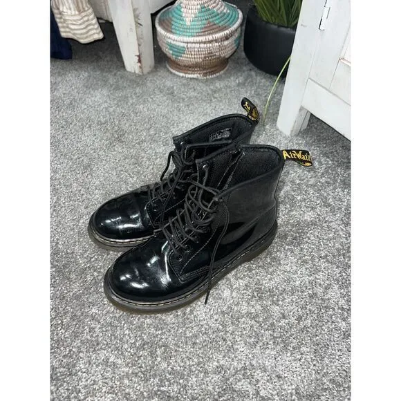 Dr. Martens Patent Leather Lace Up‎ Boots Size 4