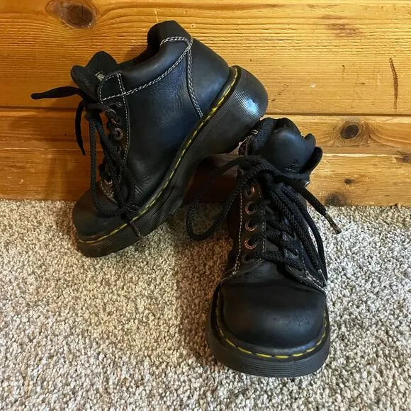 Dr Martens Vintage 8542 Chunky Heel Boots USA size 5