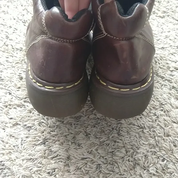 Dr. Martens women's 8542 Leather ankle Y2K 5 eye lace up boots England sz us 9