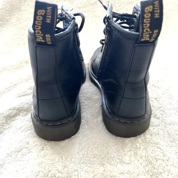 Dr.Martens black leather unisex kids boots size 2