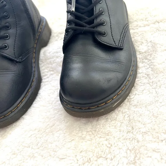 Dr.Martens black leather unisex kids boots size 2