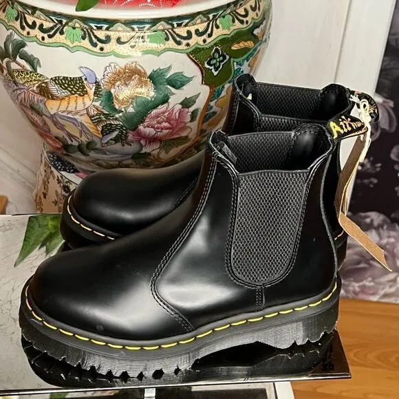 Dr. Martens 2976 WARMWAIR LEATHER CHELSEA BOOTS