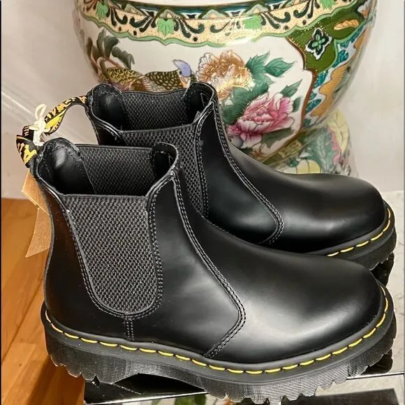 Dr. Martens 2976 WARMWAIR LEATHER CHELSEA BOOTS