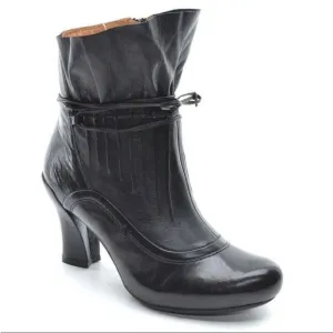 EARTHIES 8B Black Eleganza Leather Witchy Cottagecore Ankle Booties