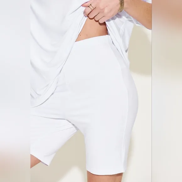 Easygoing V-Neck Shorts Set - White