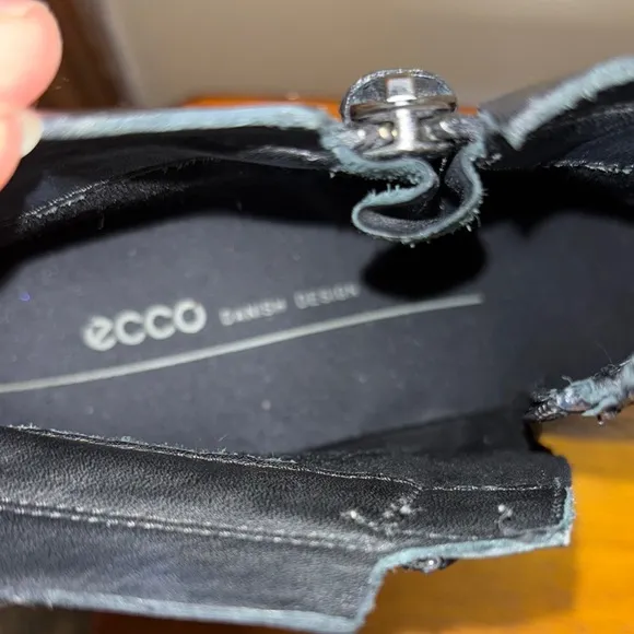 Ecco Black Ankle Boots with Chunky Heel and Zipper