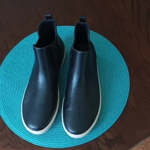 ECCO women's ankle boots-NEW