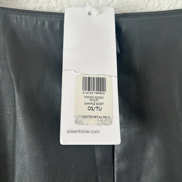 Eileen Fisher 100% lamb leather slate grey fluted skirt!