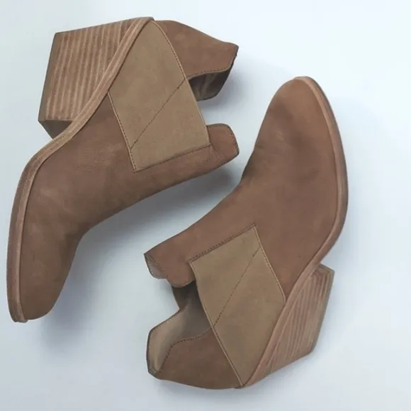 Eileen Fisher Even Tumbled Nubuck Booties Tan Size 7