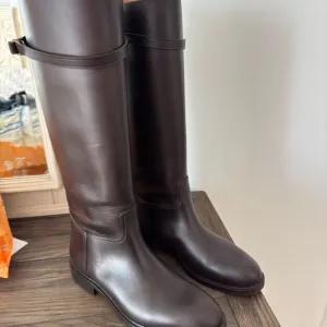 Elegant Brown Riding Boots