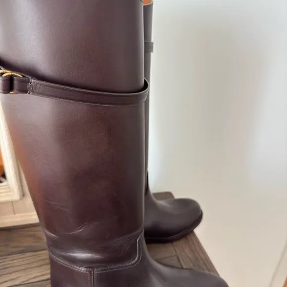 Elegant Brown Riding Boots